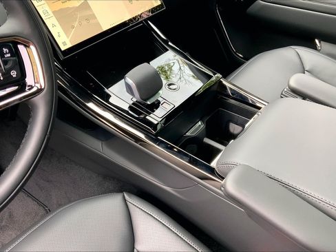 New 2026 Land Rover Range Rover Sport Dynamic SE AWD/4WD image 7