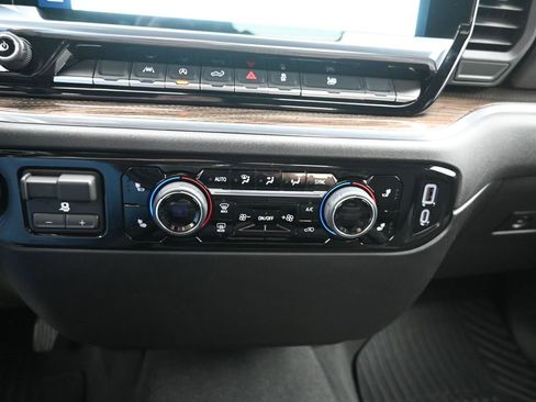 Used 2025 Chevrolet Silverado 1500 LT image 21