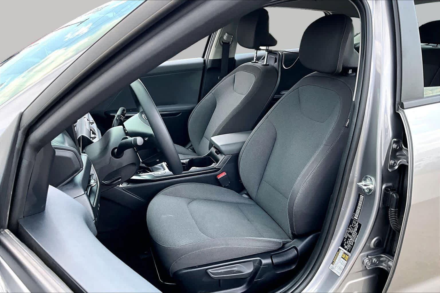 Used 2025 Kia K4 FWD image 8