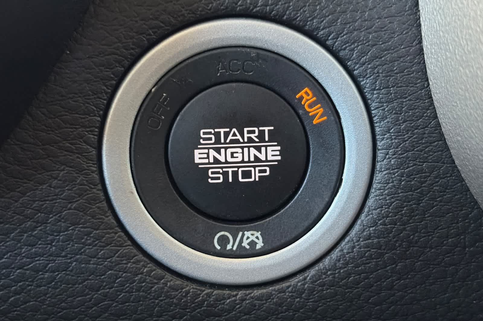 Used 2019 RAM 1500 Laramie AWD/4WD image 23
