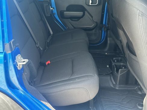 Used 2022 Jeep Wrangler Unlimited Sport w/ Sun And Sound Package AWD/4WD image 15