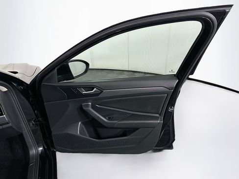 Used 2024 Volkswagen Jetta SE image 30