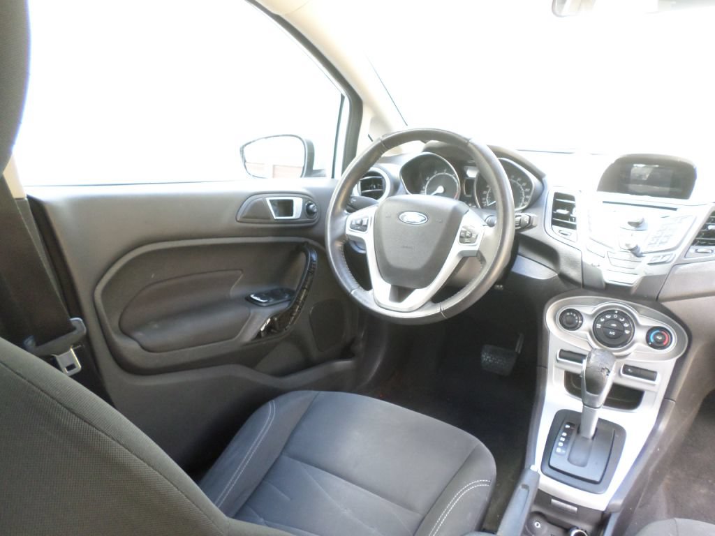 Used 2014 Ford Fiesta SE FWD image 19