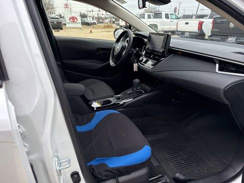 Used 2022 Toyota Corolla LE image 18