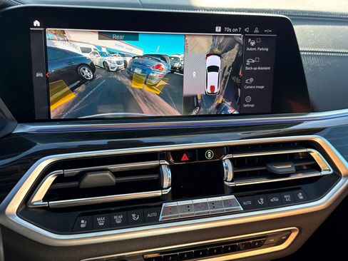 Used 2019 BMW X5 xDrive40i w/ Premium Package image 16