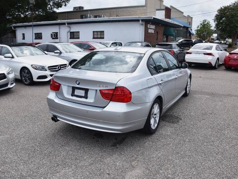 Used 2010 BMW 328i Sedan RWD image 4