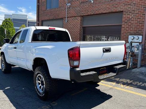 Used 2019 Toyota Tacoma SR RWD image 7
