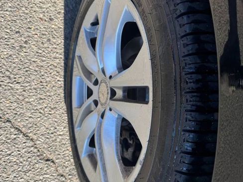 Used 2010 Mercedes-Benz E 350 4MATIC Sedan image 15