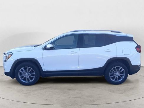 Used 2024 GMC Terrain SLT AWD/4WD image 2