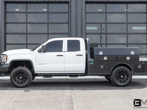 Used 2017 GMC Sierra 2500 4x4 Double Cab w/ Sierra Convenience Package image 4