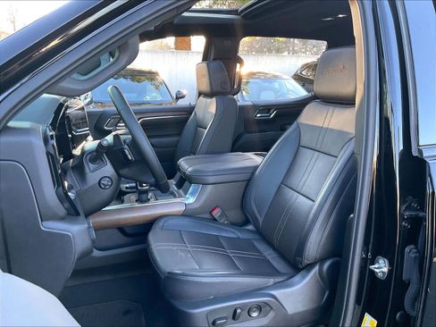 Used 2024 Chevrolet Silverado 1500 High Country w/ Midnight Edition image 27