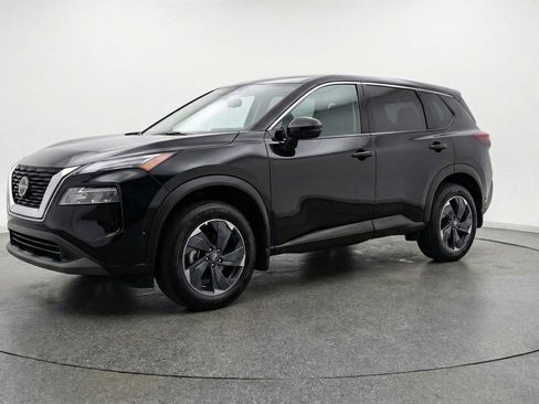 Used 2025 Nissan Rogue SV image 3
