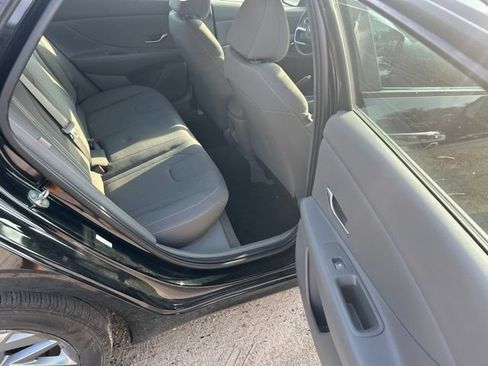 Used 2024 Hyundai Elantra SEL FWD image 8