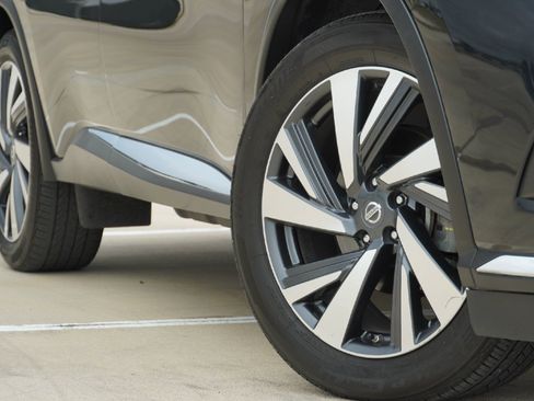 Used 2017 Nissan Murano Platinum image 3