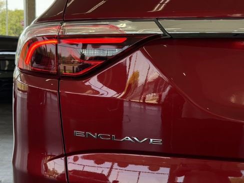 Used 2024 Buick Enclave Premium image 20