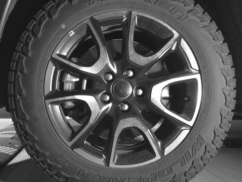 Used 2025 Jeep Compass Trailhawk AWD/4WD image 12