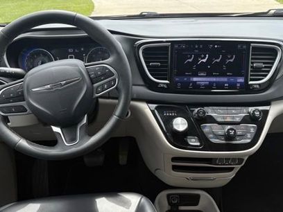 Used 2023 Chrysler Pacifica Touring-L