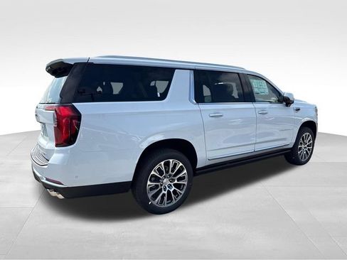 New 2026 GMC Yukon XL Denali w/ Denali Reserve Package AWD/4WD image 5