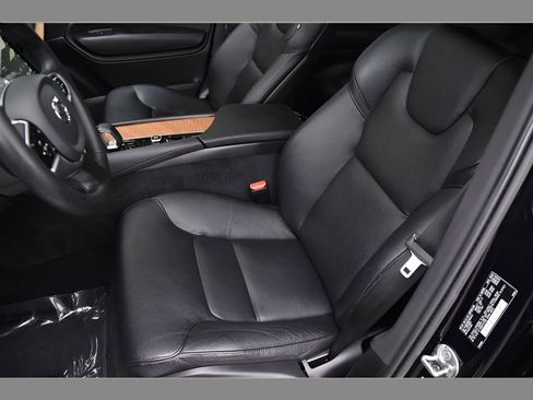 Used 2023 Volvo XC90 B6 Plus AWD/4WD image 14
