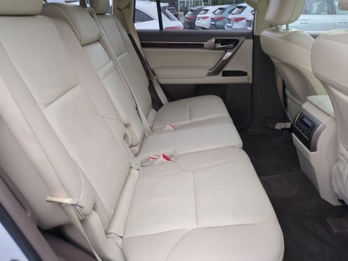 Used 2017 Lexus GX 460 Premium w/ Premium Package AWD/4WD image 32