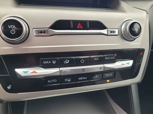 Certified 2022 Ford Explorer XLT w/ Equipment Group 202A image 24