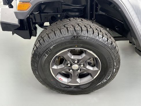 Used 2020 Jeep Wrangler Unlimited Rubicon w/ Dual Top Group image 38