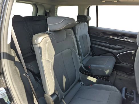 Used 2022 Jeep Grand Cherokee L Laredo w/ Luxury Tech Group I image 31