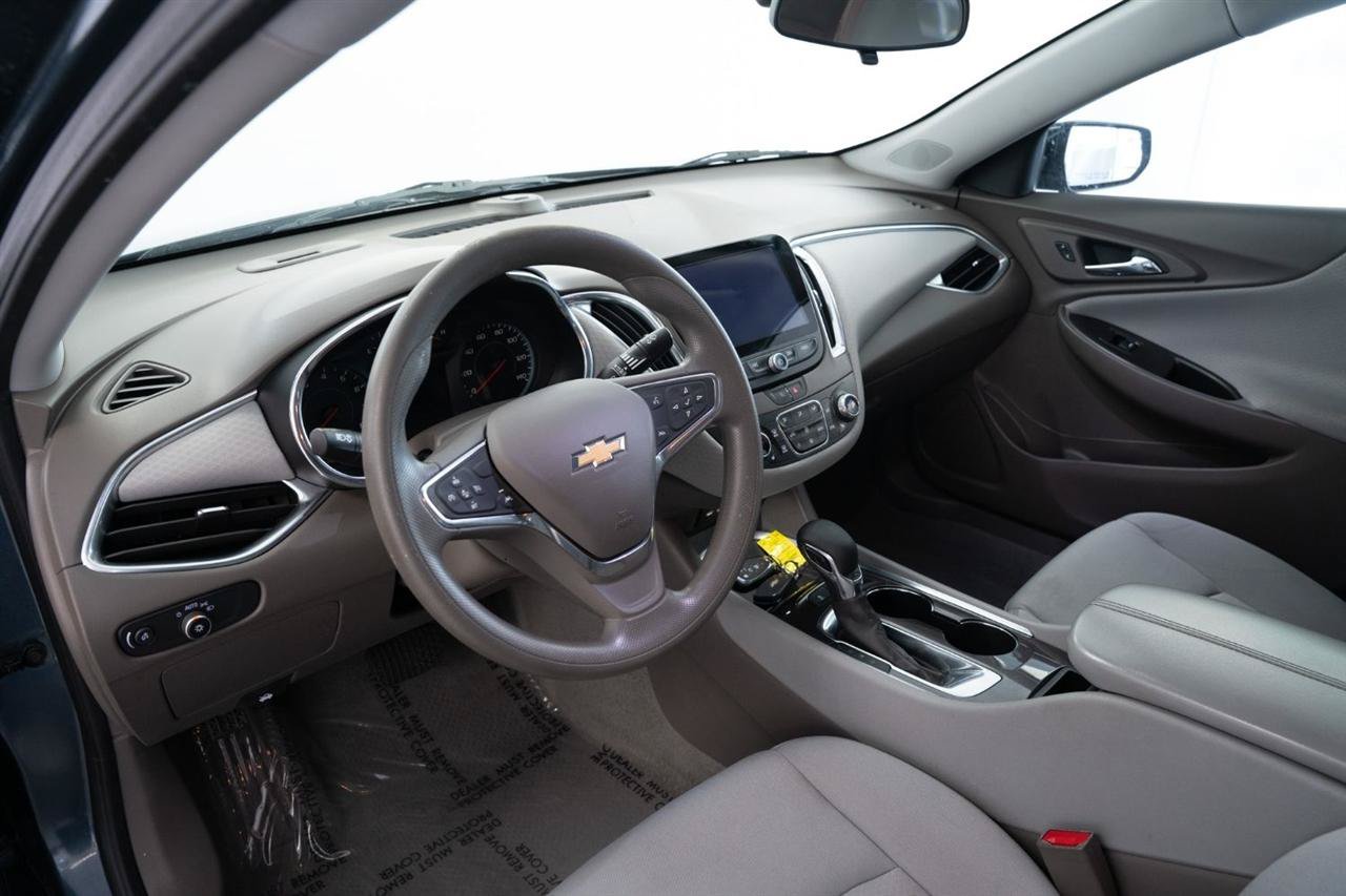 Used 2021 Chevrolet Malibu LT FWD image 12