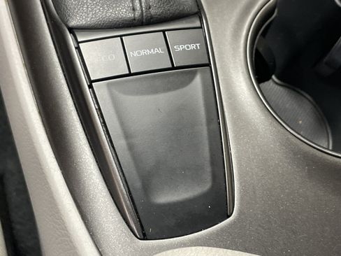 Used 2022 Toyota Camry SE FWD image 28