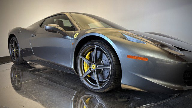 Used 2013 Ferrari 458 Spider RWD image 21