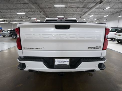 Used 2022 Chevrolet Silverado 1500 High Country w/ High Country Premium Package AWD/4WD image 25