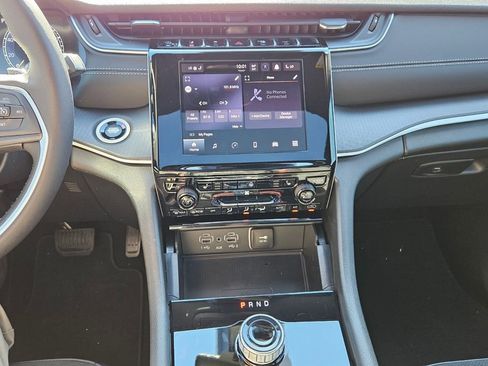 New 2025 Jeep Grand Cherokee Altitude RWD image 16