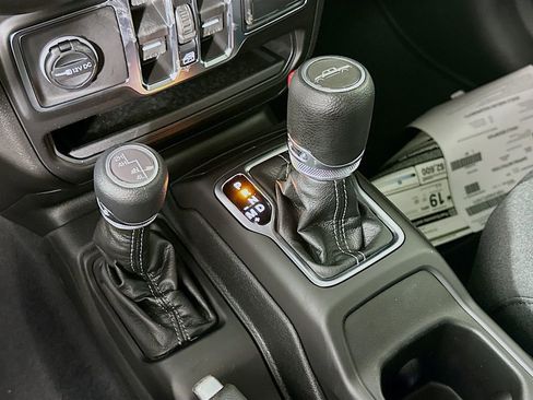 New 2026 Jeep Gladiator Sport image 19