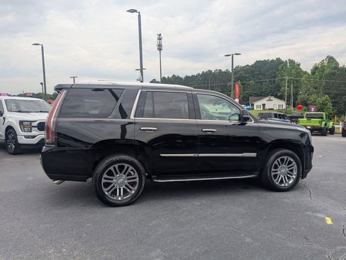 Used 2019 Cadillac Escalade Luxury AWD/4WD image 4
