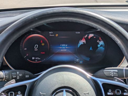 Used 2021 Mercedes-Benz GLC 300 4MATIC image 23