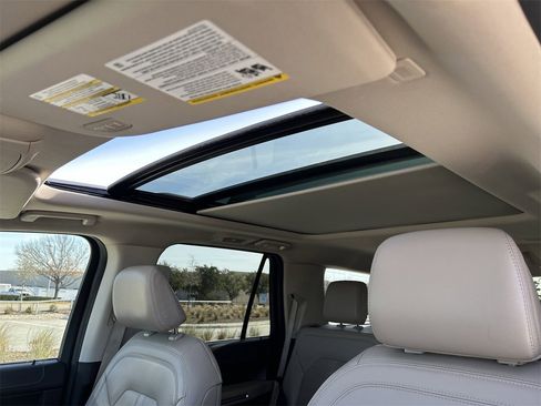 Used 2024 Ford Expedition Limited image 27