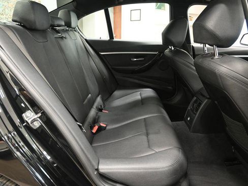 Used 2018 BMW 330i xDrive Sedan w/ Convenience Package AWD/4WD image 18