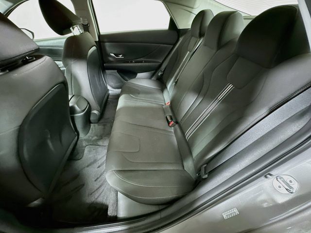 Used 2023 Hyundai Elantra SEL FWD image 21