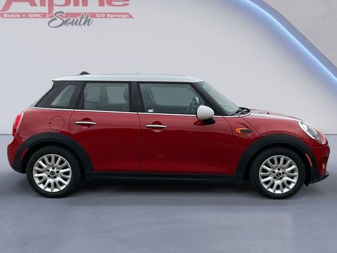 Used 2015 MINI Cooper 4-Door Hardtop image 6