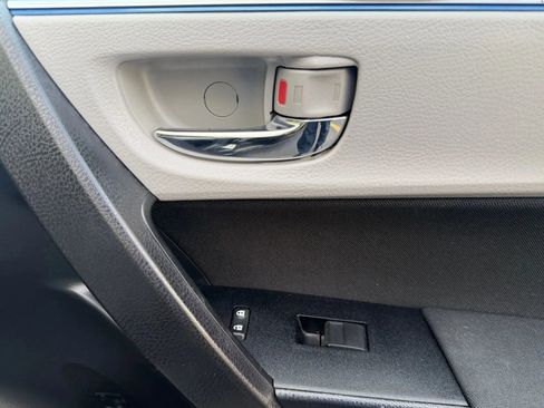 Used 2014 Toyota Corolla LE FWD image 40