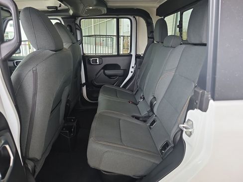 New 2026 Jeep Gladiator Sport image 9