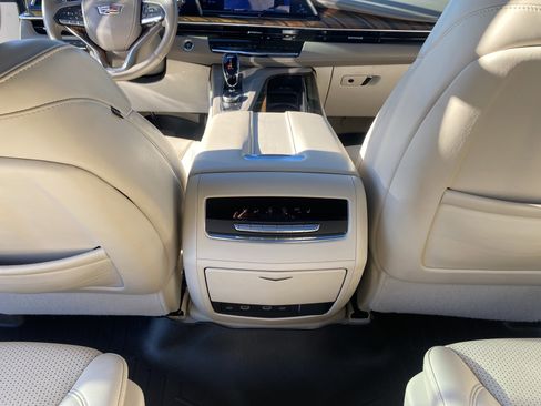 Used 2022 Cadillac Escalade ESV Sport Platinum image 18