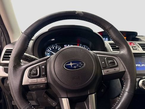 Used 2018 Subaru Forester 2.5i Touring AWD/4WD image 11