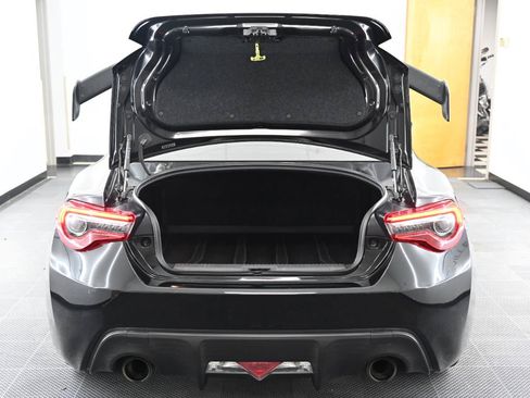 Used 2018 Subaru BRZ Limited w/ Popular Package #2 RWD image 34