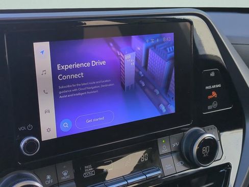 Used 2023 Toyota Highlander XLE image 27