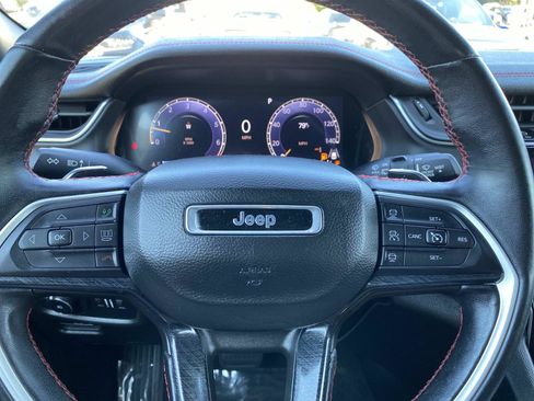 Used 2022 Jeep Grand Cherokee Trailhawk w/ ADV Protech Group II AWD/4WD image 18