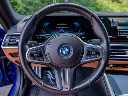 Used 2023 BMW i4 eDrive40 w/ M Sport Package RWD image 5