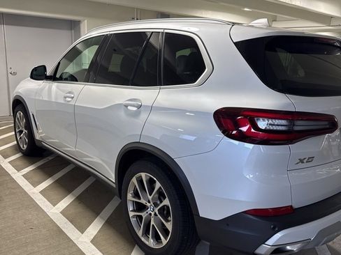 Used 2023 BMW X5 xDrive40i w/ Premium Package image 5