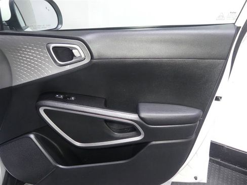 Used 2024 Kia Soul LX w/ Option Group 015 image 19