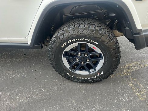 Used 2019 Jeep Wrangler Unlimited Rubicon AWD/4WD image 13